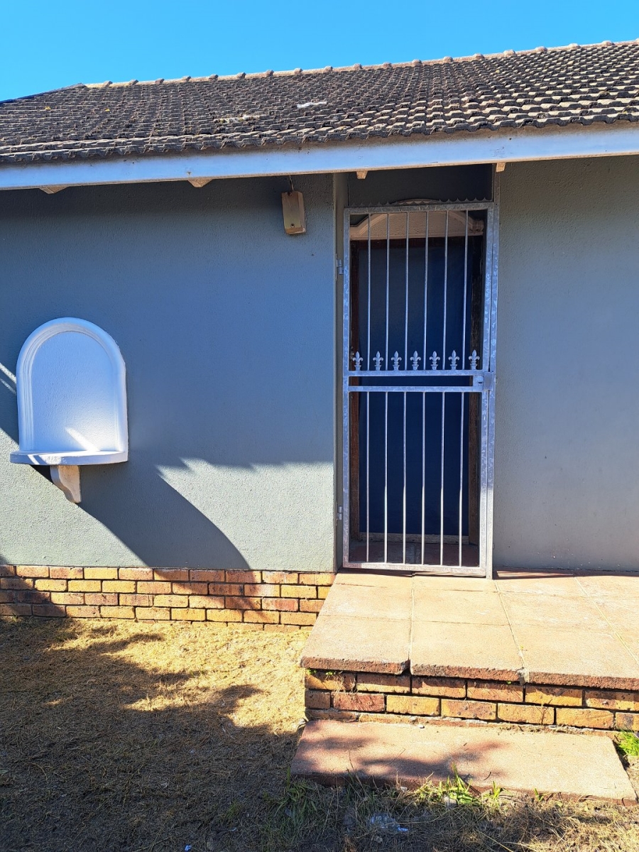 3 Bedroom Property for Sale in Grassy Park Western Cape